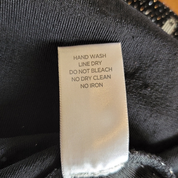 Elegant Black With Silver Sparkle & Sequin Top Size 26/28 VIP Knits By Avenue - Picture 10 of 14